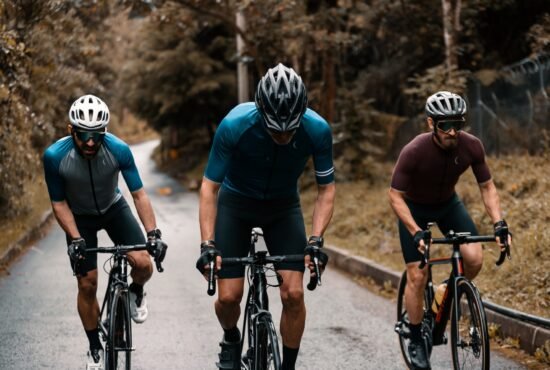 pexels-munbaik-cycling-clothing-7099138